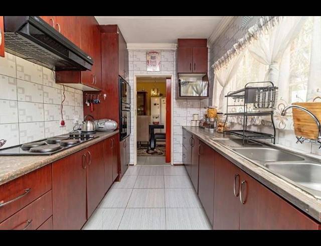 4 BEDROOM HOUSE FOR SALE IN BIRCH ACRES